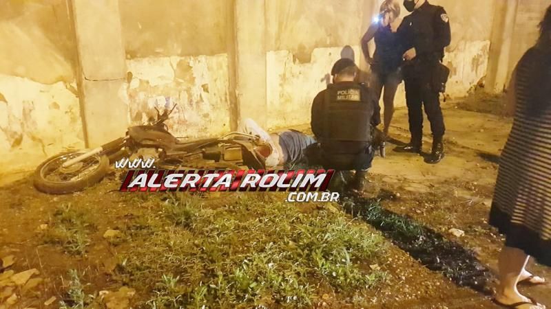 Homem foi socorrido pelos bombeiros após ser alvejado por tiro em Rolim de Moura Homem foi socorrido pelos bombeiros após ser alvejado por tiro em Rolim de Moura