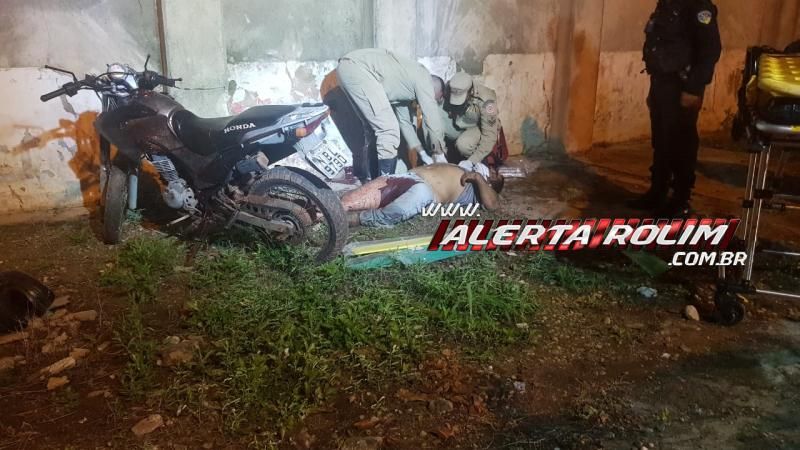 Homem foi socorrido pelos bombeiros após ser alvejado por tiro em Rolim de Moura Homem foi socorrido pelos bombeiros após ser alvejado por tiro em Rolim de Moura