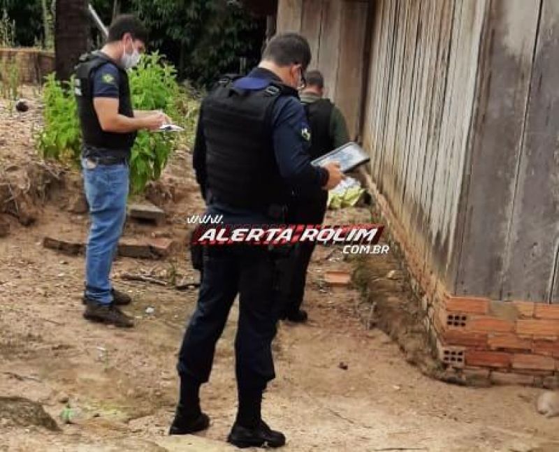 Homem é encontrado morto com vários disparos de arma de fogo, na área rural de Rolim de Moura Homem é encontrado morto com vários disparos de arma de fogo, na área rural de Rolim de Moura