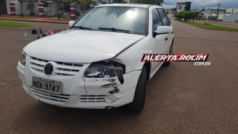 Motociclista é encaminhado à UPA após colisão com carro no Centro de Rolim de Moura Motociclista é encaminhado à UPA após colisão com carro no Centro de Rolim de Moura