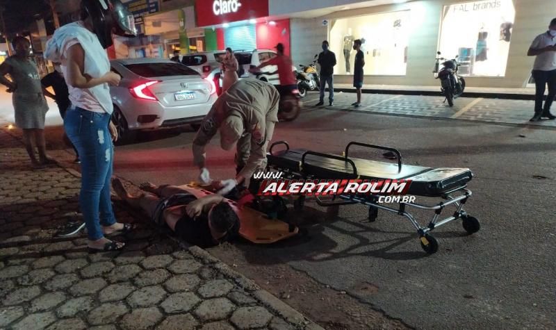 Motociclista é socorrido pelos bombeiros após acidente com carro na área central de Rolim de Moura Motociclista é socorrido pelos bombeiros após acidente com carro na área central de Rolim de Moura