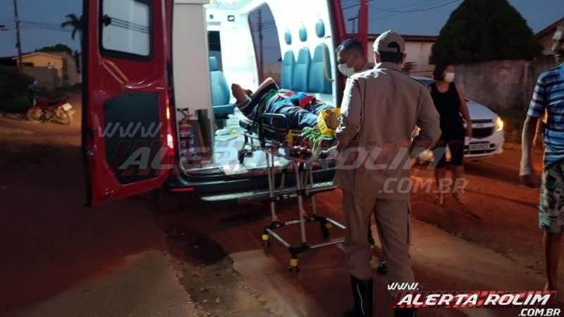 Motociclista perde o controle de motocicleta e cai após bater em buraco no meio da pista no Bairro Jardim Tropical Motociclista perde o controle de motocicleta e cai após bater em buraco no meio da pista no Bairro Jardim Tropical