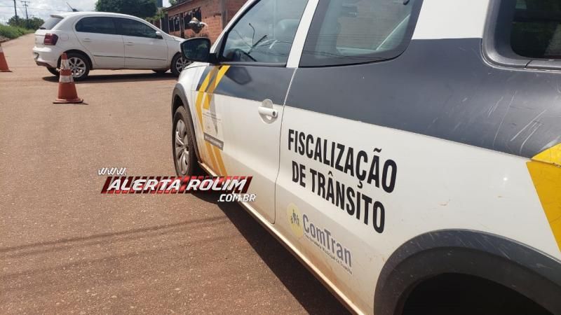 Mulher fica ferida após sua moto ser atingida por carro no Bairro Boa Esperança em Rolim de Moura Mulher fica ferida após sua moto ser atingida por carro no Bairro Boa Esperança em Rolim de Moura