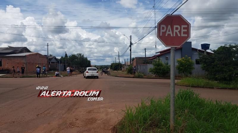 Mulher fica ferida após sua moto ser atingida por carro no Bairro Boa Esperança em Rolim de Moura Mulher fica ferida após sua moto ser atingida por carro no Bairro Boa Esperança em Rolim de Moura