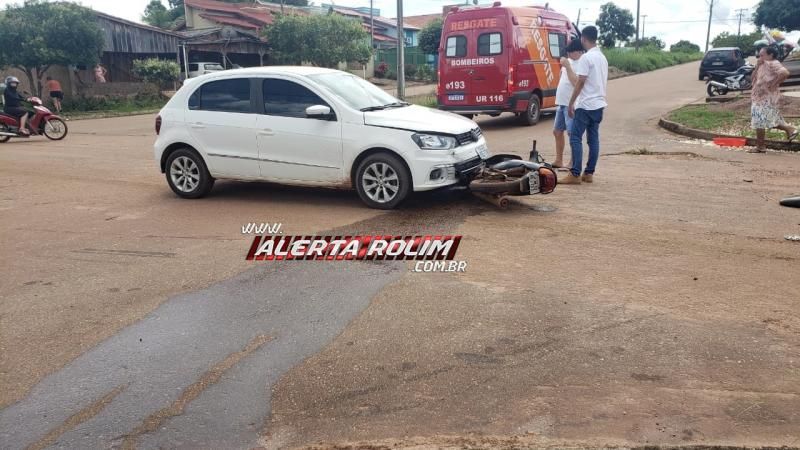 Mulher fica ferida após sua moto ser atingida por carro no Bairro Boa Esperança em Rolim de Moura Mulher fica ferida após sua moto ser atingida por carro no Bairro Boa Esperança em Rolim de Moura