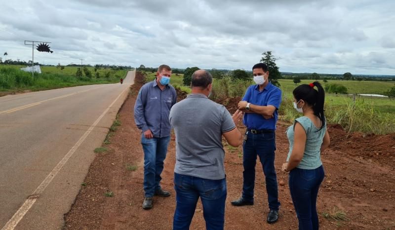 Prefeito Aldo Júlio e Adeilso Silva acompanham início da obra da Ciclovia em Rolim de Moura Prefeito Aldo Júlio e Adeilso Silva acompanham início da obra da Ciclovia em Rolim de Moura