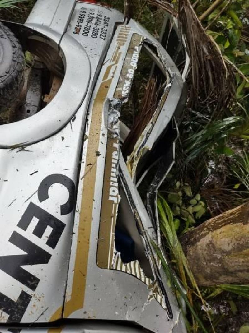 Veículo de funerária capota enquanto ia buscar corpo em Vilhena Veículo de funerária capota enquanto ia buscar corpo em Vilhena