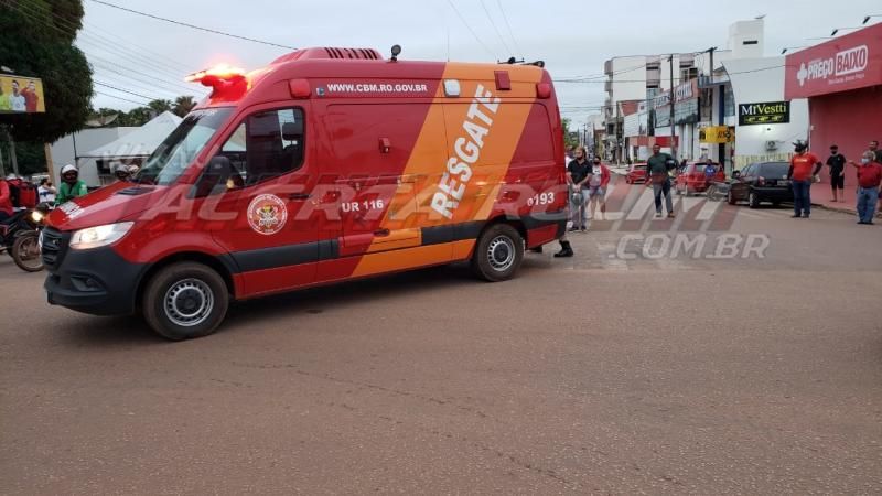 Acidente de trânsito com vítima é registrado no Centro de Rolim de Moura nesta tarde de quinta-feira Acidente de trânsito com vítima é registrado no Centro de Rolim de Moura nesta tarde de quinta-feira