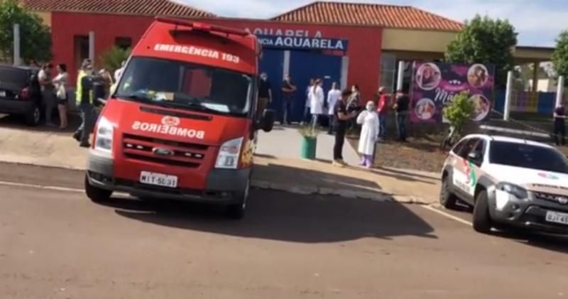 Adolescente invade escola e mata 3 crianças e uma professora em Santa Catarina Adolescente invade escola e mata 3 crianças e uma professora em Santa Catarina