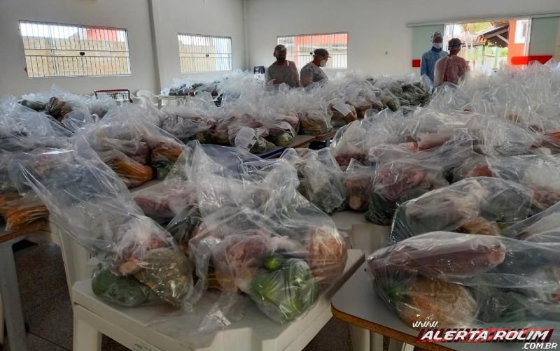 Alunos do Colégio Tiradentes da Polícia Militar em Rolim de Moura recebem quase 900 kit de alimentos oriundos da agricultura familiar Alunos do Colégio Tiradentes da Polícia Militar em Rolim de Moura recebem quase 900 kit de alimentos oriundos da agricultura familiar