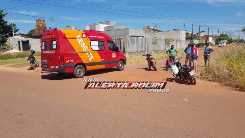 Bombeiros e PM atendem ocorrência de queda de moto na Rua Parnaíba em Rolim de Moura Bombeiros e PM atendem ocorrência de queda de moto na Rua Parnaíba em Rolim de Moura