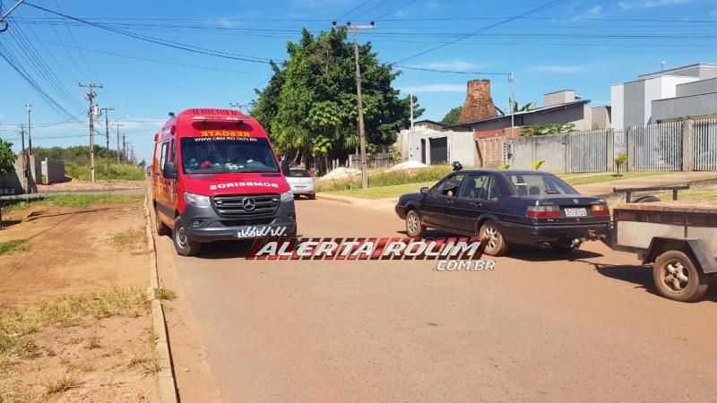Bombeiros e PM atendem ocorrência de queda de moto na Rua Parnaíba em Rolim de Moura Bombeiros e PM atendem ocorrência de queda de moto na Rua Parnaíba em Rolim de Moura