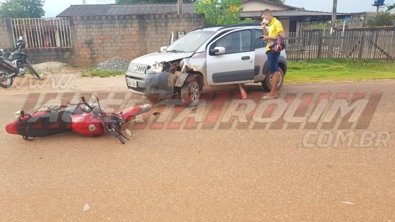 Colisão frontal entre moto e carro resulta em um ferido no Bairro Boa Esperança, em Rolim de Moura Colisão frontal entre moto e carro resulta em um ferido no Bairro Boa Esperança, em Rolim de Moura