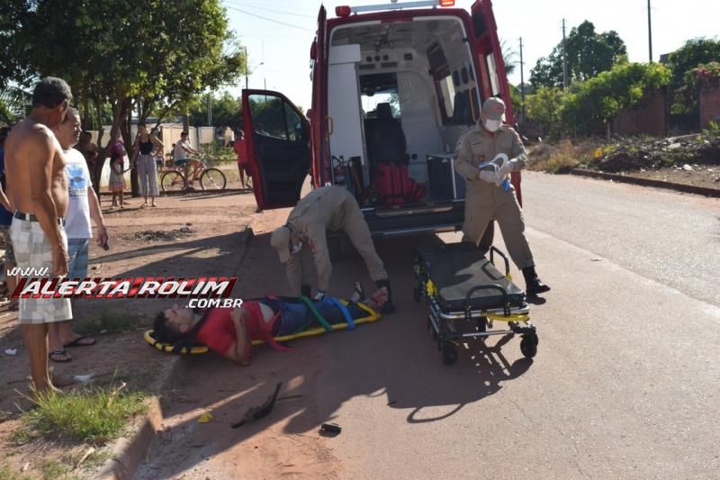 Colisão nesta tarde de domingo entre carro e moto resultou em uma pessoa ferida em Rolim de Moura Colisão nesta tarde de domingo entre carro e moto resultou em uma pessoa ferida em Rolim de Moura