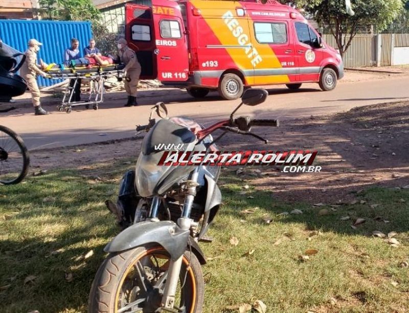 Colisão nesta tarde de domingo entre carro e moto resultou em uma pessoa ferida em Rolim de Moura Colisão nesta tarde de domingo entre carro e moto resultou em uma pessoa ferida em Rolim de Moura