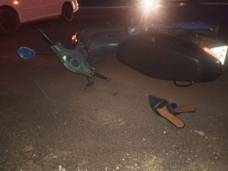 Condutora inabilitada fica ferida após ser atingida por carro no Centro de Rolim de Moura Condutora inabilitada fica ferida após ser atingida por carro no Centro de Rolim de Moura