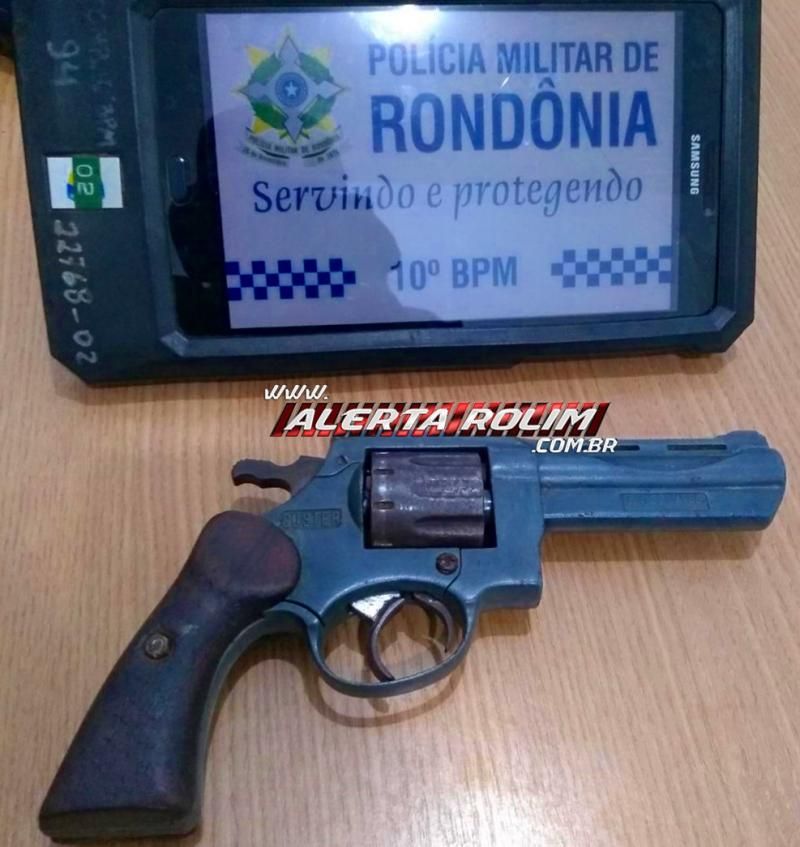 Dois suspeitos foram presos pela equipe do PATAMO da PM em Rolim de Moura com arma de fogo Dois suspeitos foram presos pela equipe do PATAMO da PM em Rolim de Moura com arma de fogo