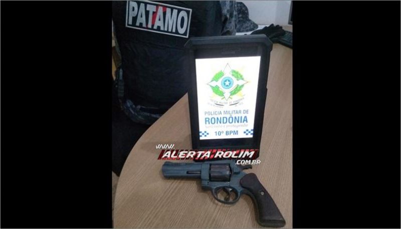 Dois suspeitos foram presos pela equipe do PATAMO da PM em Rolim de Moura com arma de fogo