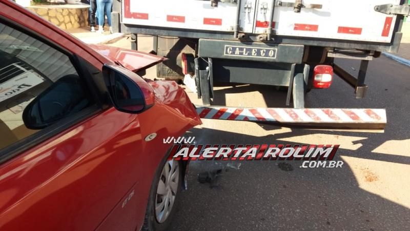 Em 24 horas, segundo acidente é registrado no mesmo cruzamento em Rolim de Moura - Vídeo Em 24 horas, segundo acidente é registrado no mesmo cruzamento em Rolim de Moura - Vídeo