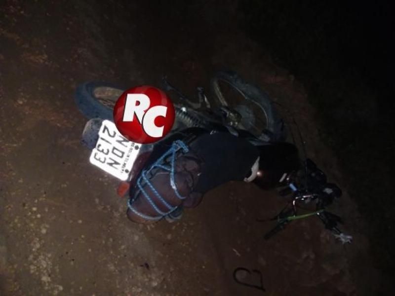 Fotógrafo rolimourense morre depois de colisão com caminhão na RO 481 em São Miguel do Guaporé/RO Fotógrafo rolimourense morre depois de colisão com caminhão na RO 481 em São Miguel do Guaporé/RO