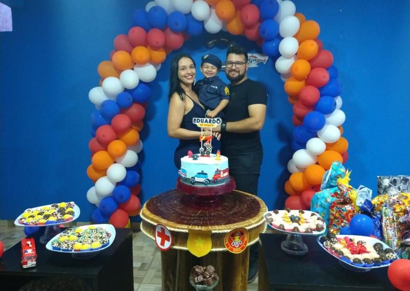 Menino realiza pequeno sonho de comemorar aniversário ao lado da Polícia Militar em Rolim de Moura Menino realiza pequeno sonho de comemorar aniversário ao lado da Polícia Militar em Rolim de Moura