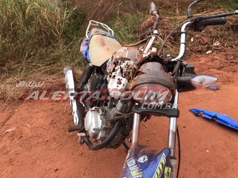 Motociclista fratura perna ao ser atingido por caminhonete nesta tarde de domingo em Rolim de Moura Motociclista fratura perna ao ser atingido por caminhonete nesta tarde de domingo em Rolim de Moura