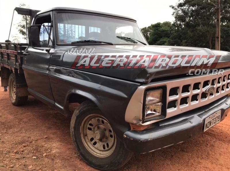 Motociclista fratura perna ao ser atingido por caminhonete nesta tarde de domingo em Rolim de Moura Motociclista fratura perna ao ser atingido por caminhonete nesta tarde de domingo em Rolim de Moura
