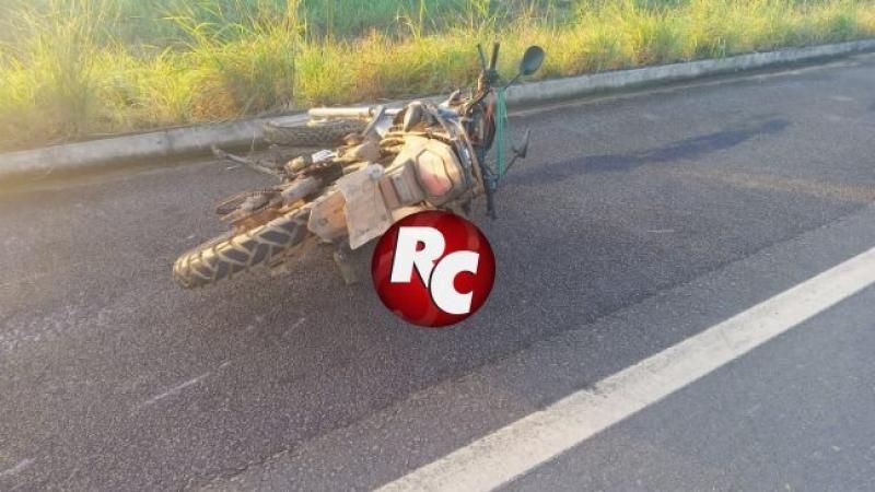 Motociclista morre após cruzar BR 429 e ser atingido por automóvel em Seringueiras Motociclista morre após cruzar BR 429 e ser atingido por automóvel em Seringueiras
