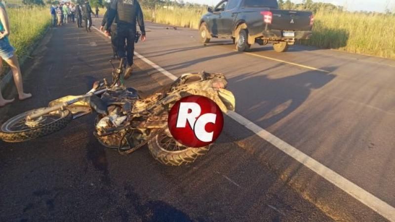 Motociclista morre após cruzar BR 429 e ser atingido por automóvel em Seringueiras Motociclista morre após cruzar BR 429 e ser atingido por automóvel em Seringueiras