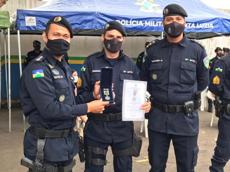 Policiais militares que realizaram relevantes serviços ao 4º Batalhão (Cacoal) e lotados atualmente no 10º Batalhão são homenageados Policiais militares que realizaram relevantes serviços ao 4º Batalhão (Cacoal) e lotados atualmente no 10º Batalhão são homenageados