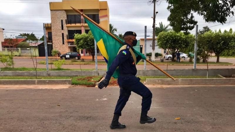 Policiais militares que realizaram relevantes serviços ao 4º Batalhão (Cacoal) e lotados atualmente no 10º Batalhão são homenageados Policiais militares que realizaram relevantes serviços ao 4º Batalhão (Cacoal) e lotados atualmente no 10º Batalhão são homenageados