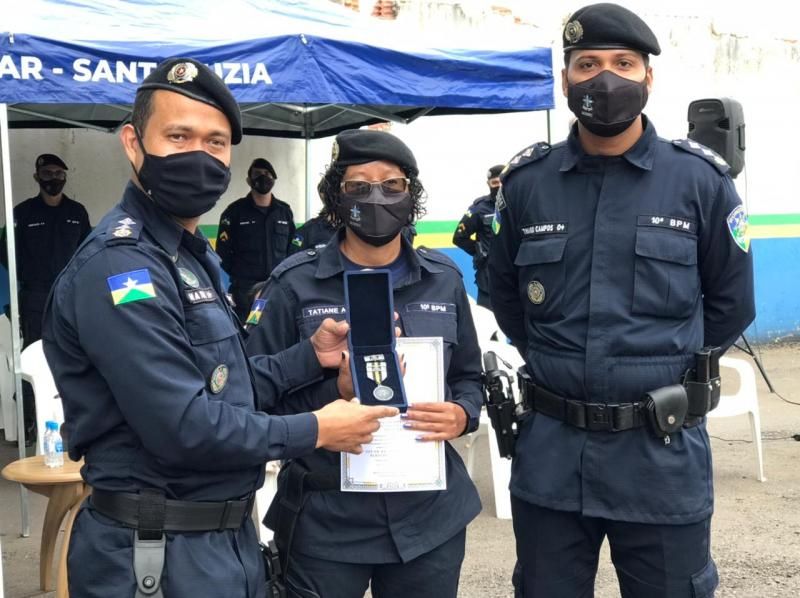 Policiais militares que realizaram relevantes serviços ao 4º Batalhão (Cacoal) e lotados atualmente no 10º Batalhão são homenageados Policiais militares que realizaram relevantes serviços ao 4º Batalhão (Cacoal) e lotados atualmente no 10º Batalhão são homenageados