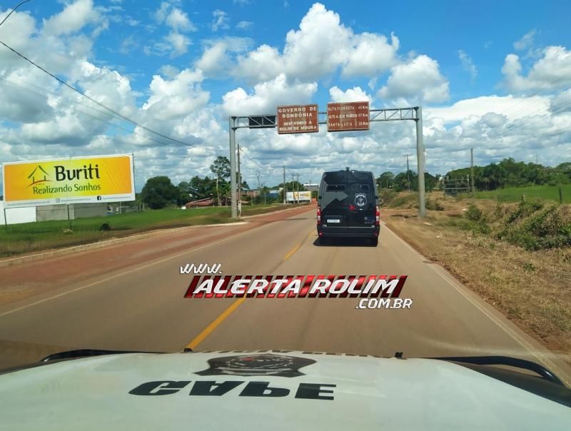 Policial penal Zé Roberto vence a COVID-19 após 15 dias na UTI e é homenageado por amigos e colegas de profissão em Rolim de Moura - Vídeo Policial penal Zé Roberto vence a COVID-19 após 15 dias na UTI e é homenageado por amigos e colegas de profissão em Rolim de Moura - Vídeo