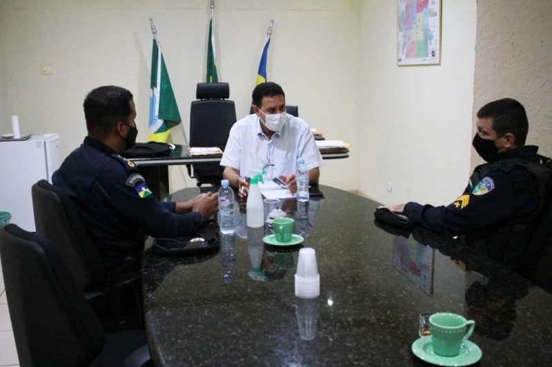 Prefeito Aldo Júlio se reúne com comandante da Polícia Militar de Rolim de Moura Prefeito Aldo Júlio se reúne com comandante da Polícia Militar de Rolim de Moura