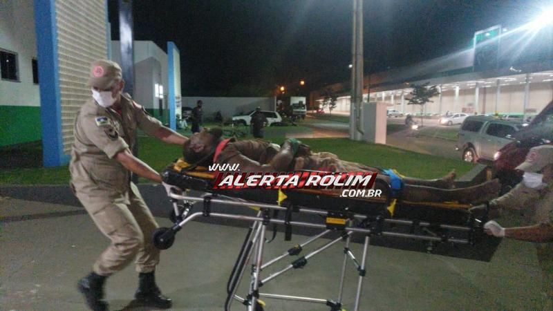 URGENTE - Bebedeira e discussão termina com um homem esfaqueado no Bairro Industrial em Rolim de Moura URGENTE - Bebedeira e discussão termina com um homem esfaqueado no Bairro Industrial em Rolim de Moura