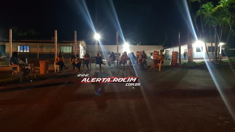 10º Batalhão em Rolim de Moura é fechado por esposas de policiais militares 10º Batalhão em Rolim de Moura é fechado por esposas de policiais militares