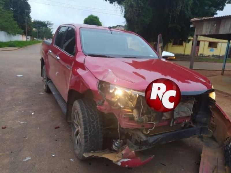 Acidente entre caminhonete e motocicleta deixa uma vítima fatal em Costa Marques Acidente entre caminhonete e motocicleta deixa uma vítima fatal em Costa Marques