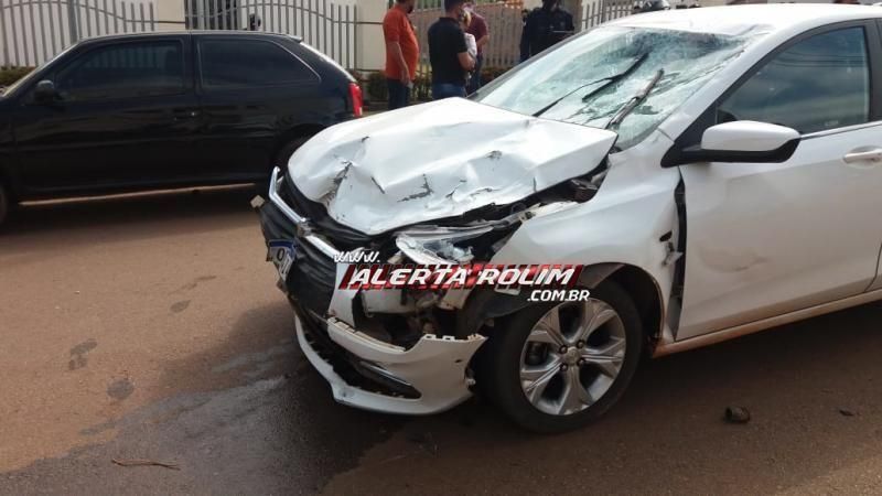 ATUALIZADA – Casal de Novo Horizonte perde a vida em grave acidente em Rolim de Moura, após colisão entre moto e carro no centro da cidade ATUALIZADA – Casal de Novo Horizonte perde a vida em grave acidente em Rolim de Moura, após colisão entre moto e carro no centro da cidade