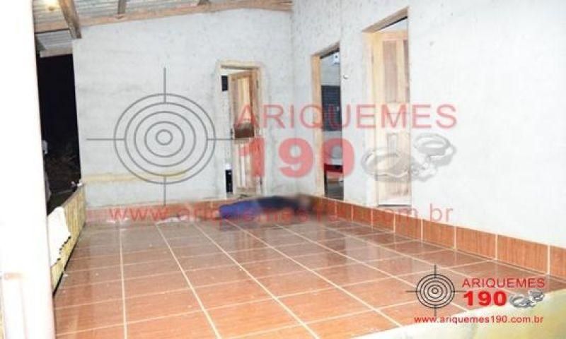 Casal é executado a tiros na frente do filho em Cujubim Casal é executado a tiros na frente do filho em Cujubim