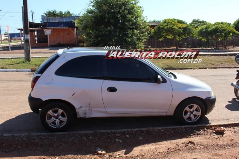 Colisão entre carro e moto foi registrada nesta manhã de terça-feira em Rolim de Moura Colisão entre carro e moto foi registrada nesta manhã de terça-feira em Rolim de Moura
