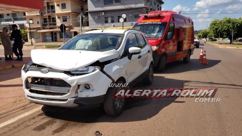 Colisão entre dois carros foi registrada nesta tarde de quinta-feira em Rolim de Moura Colisão entre dois carros foi registrada nesta tarde de quinta-feira em Rolim de Moura