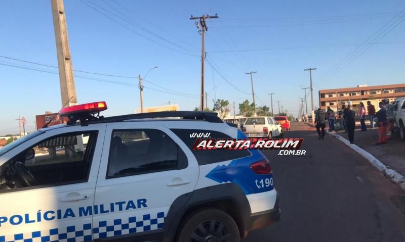 Condutora de veículo oficial do DER é socorrida pelos bombeiros após acidente com automóvel de Autoescola Condutora de veículo oficial do DER é socorrida pelos bombeiros após acidente com automóvel de Autoescola