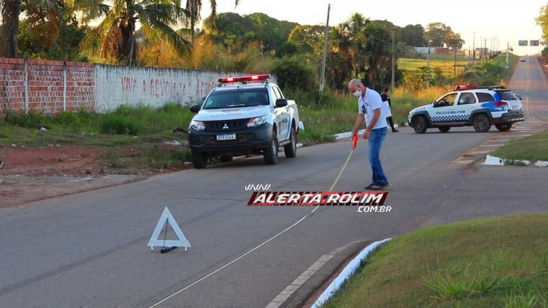 Condutora de veículo oficial do DER é socorrida pelos bombeiros após acidente com automóvel de Autoescola Condutora de veículo oficial do DER é socorrida pelos bombeiros após acidente com automóvel de Autoescola