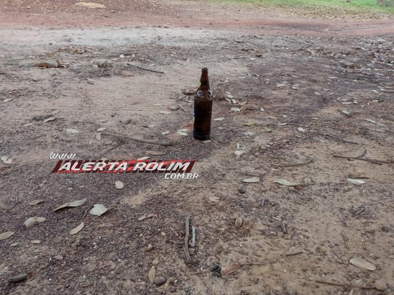 Coquetel molotov foi arremessado contra o prédio da vigilância sanitária durante a madrugada em Rolim de Moura Coquetel molotov foi arremessado contra o prédio da vigilância sanitária durante a madrugada em Rolim de Moura