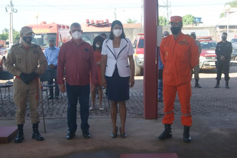 Formatura militar marca a passagem de comando dos bombeiros de Rolim de Moura Formatura militar marca a passagem de comando dos bombeiros de Rolim de Moura