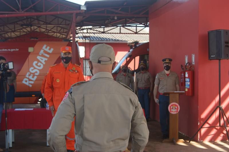 Formatura militar marca a passagem de comando dos bombeiros de Rolim de Moura Formatura militar marca a passagem de comando dos bombeiros de Rolim de Moura