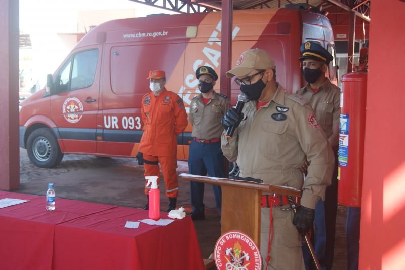 Formatura militar marca a passagem de comando dos bombeiros de Rolim de Moura Formatura militar marca a passagem de comando dos bombeiros de Rolim de Moura