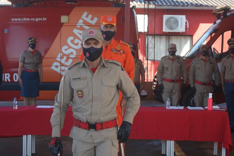 Formatura militar marca a passagem de comando dos bombeiros de Rolim de Moura Formatura militar marca a passagem de comando dos bombeiros de Rolim de Moura