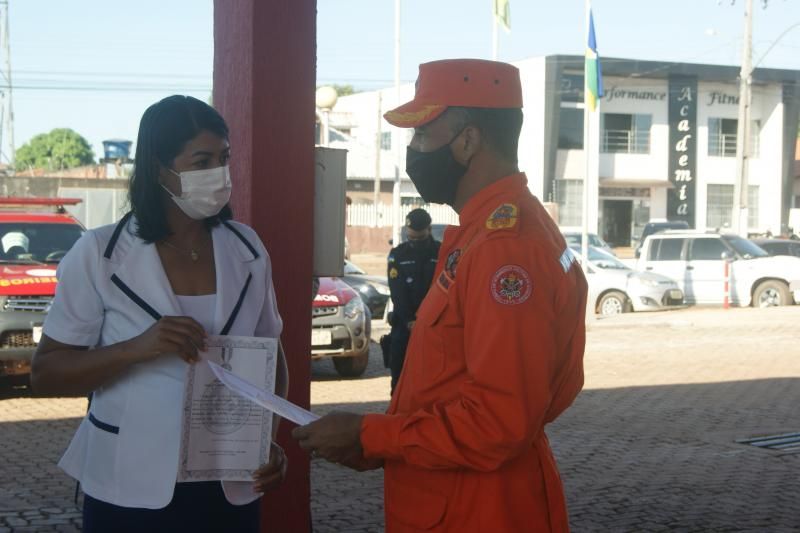 Formatura militar marca a passagem de comando dos bombeiros de Rolim de Moura Formatura militar marca a passagem de comando dos bombeiros de Rolim de Moura
