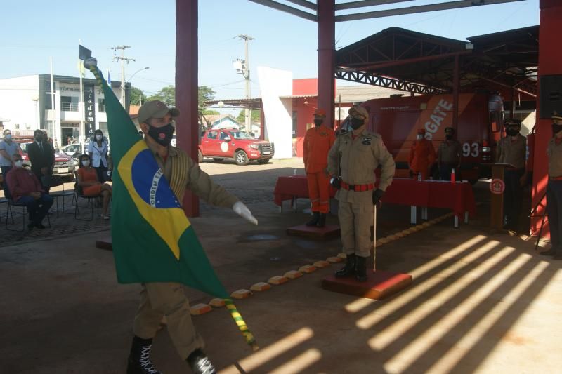 Formatura militar marca a passagem de comando dos bombeiros de Rolim de Moura Formatura militar marca a passagem de comando dos bombeiros de Rolim de Moura